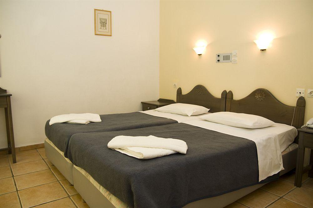 Iliana Hotel Pánormos Rum bild